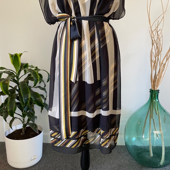 Max and Cleo striped knee length shift dress with tie waist - L - Picture 4 of 14